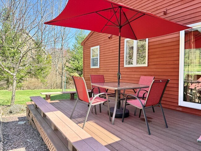 Building Photo - Meticulously Maintained 3BD/2.5BA Home in Quiet Westbrook Neighborhood!