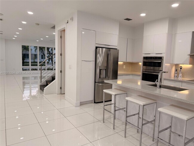 Building Photo - 10330 NW 66th St