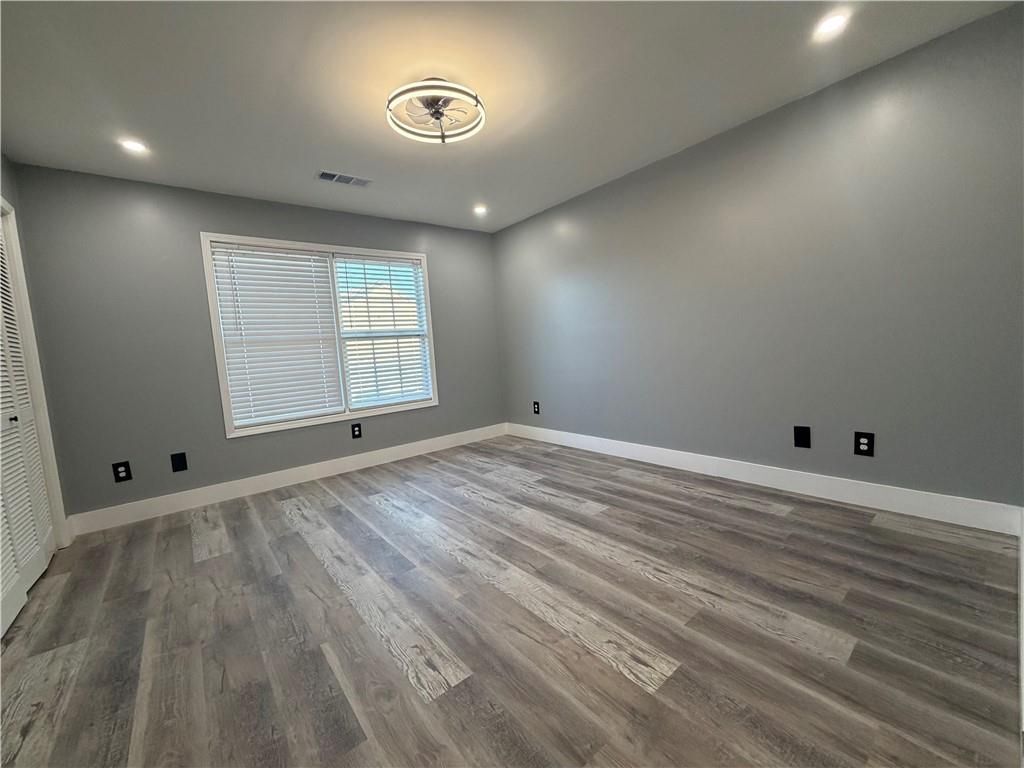 Building Photo - 5505 Park Pl S