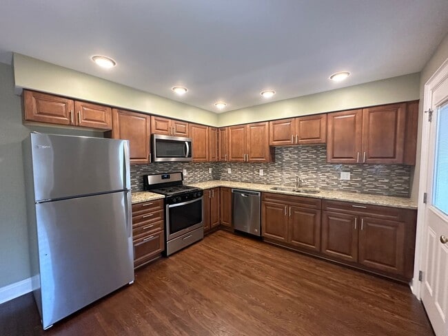 Building Photo - 1922 Baldridge Rd