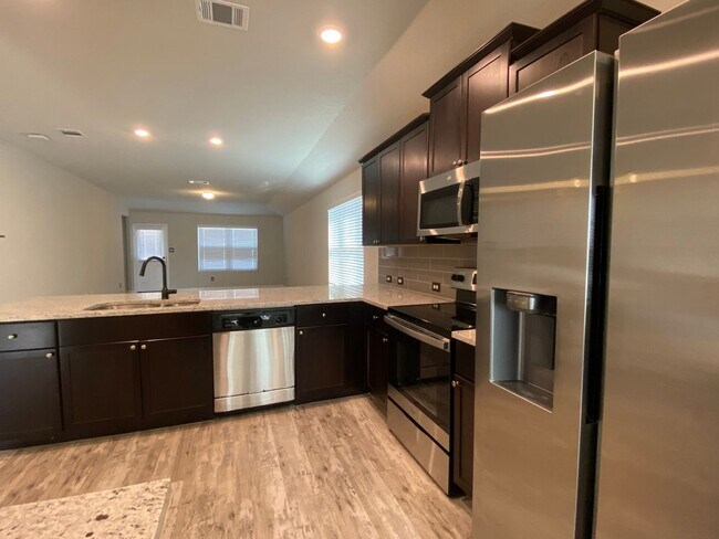 Building Photo - Voss Farms / Fridge Included / Separate Di...