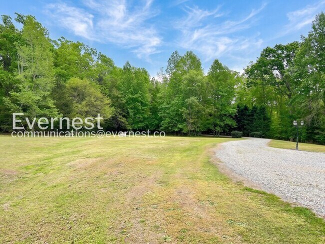 Building Photo - 2581 Glenridge Ct