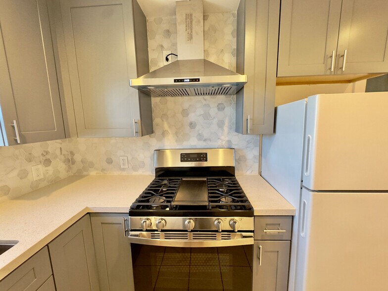 Building Photo - 2835 California St