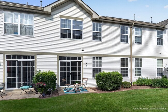 Building Photo - 1286 W Black Wolf Rd