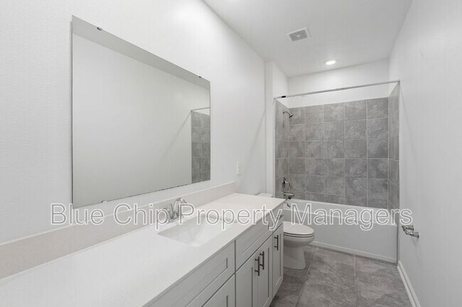 Building Photo - 2066 Shaggy Fisher Dr