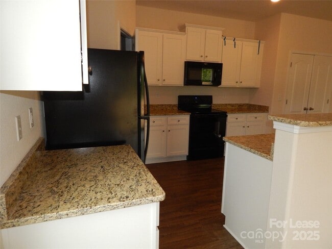 Building Photo - 6036 Loy Ct