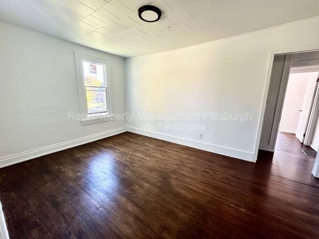 Building Photo - 1379 Paulson Ave