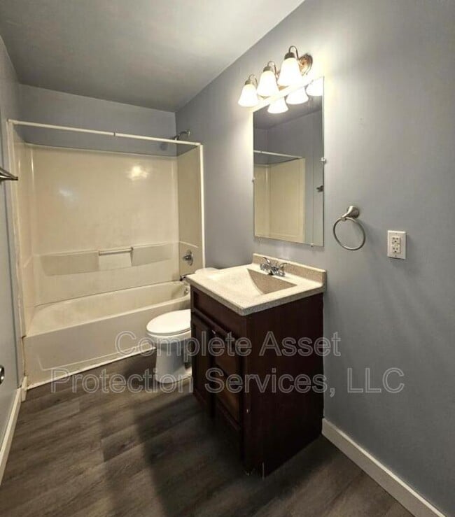 Building Photo - 314 N Ashland Ave