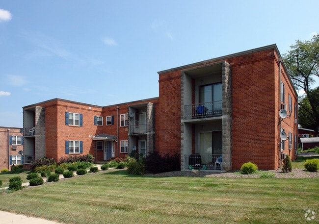 Primary Photo - Jefferson Apartments