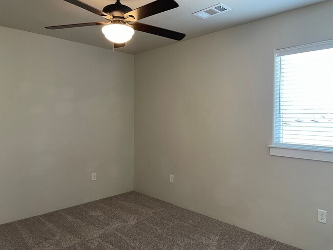 Building Photo - ****HALF OFF FIRST MONTH"S RENT*****Beautiful Two Story 3 Bedroom 2.5 Bath Townhome