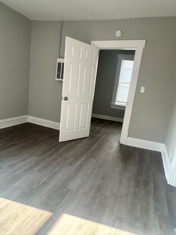 Building Photo - 358 St Clair Ave