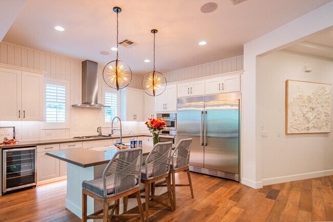 Building Photo - 3850 E Crittenden Ln