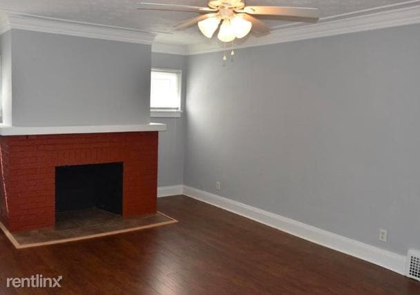 Living Room - 1686 Eddington Rd