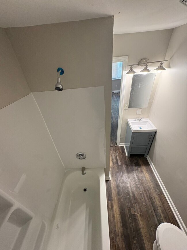 Building Photo - Newly Remodeled Westside 3 Bedroom Triplex  Near Lafayette Rd and Tibbs Avenue