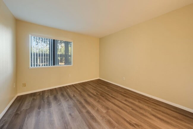 Building Photo - 3715 Tallyho Dr