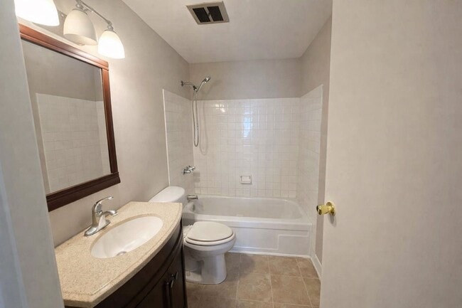 Building Photo - House for rent