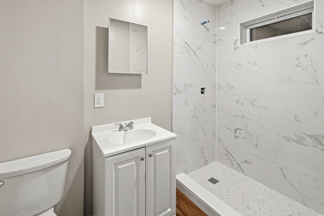 Building Photo - 44 Pratt St