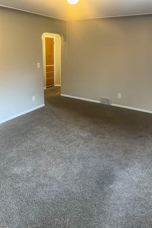 Building Photo - 2235 Ridgelawn Ave