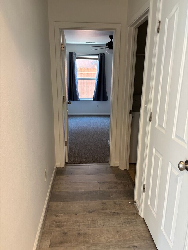 Building Photo - BEAUTIFUL, SPACIOUS,  4 BEDROOM, 2 BATHROO...