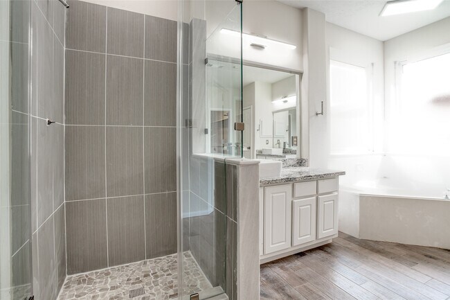 Building Photo - 5818 Pebble Bank Ln