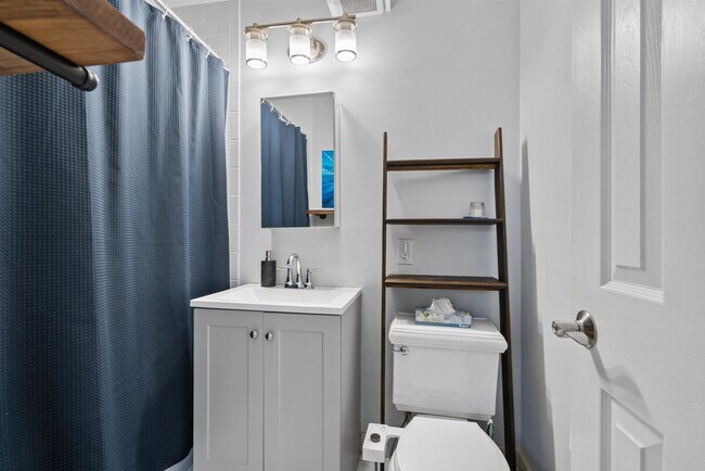 Building Photo - 187 Wayne St