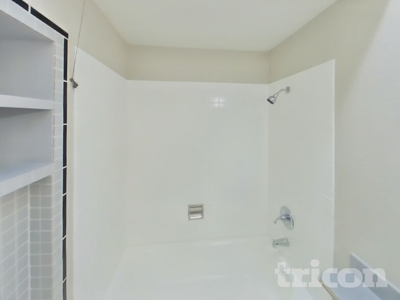 Building Photo - 3394 Tyee Pl NE