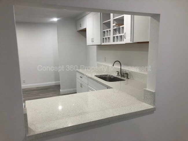 Building Photo - 1327 W Parade St