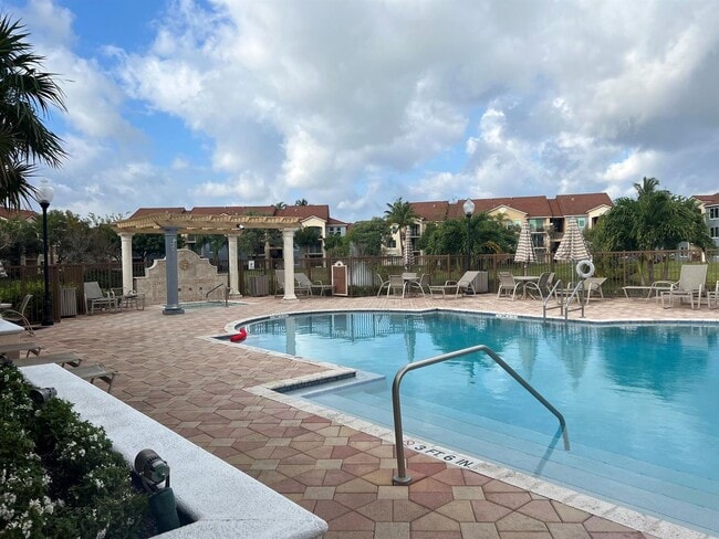 Building Photo - Boynton Beach Condominium