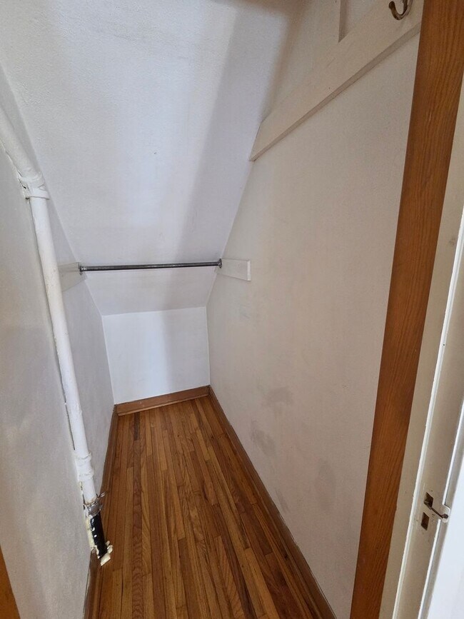 Building Photo - Bertch &amp; Western