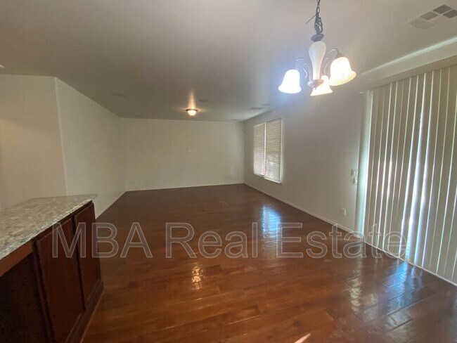 Building Photo - 5316 S 23rd Way
