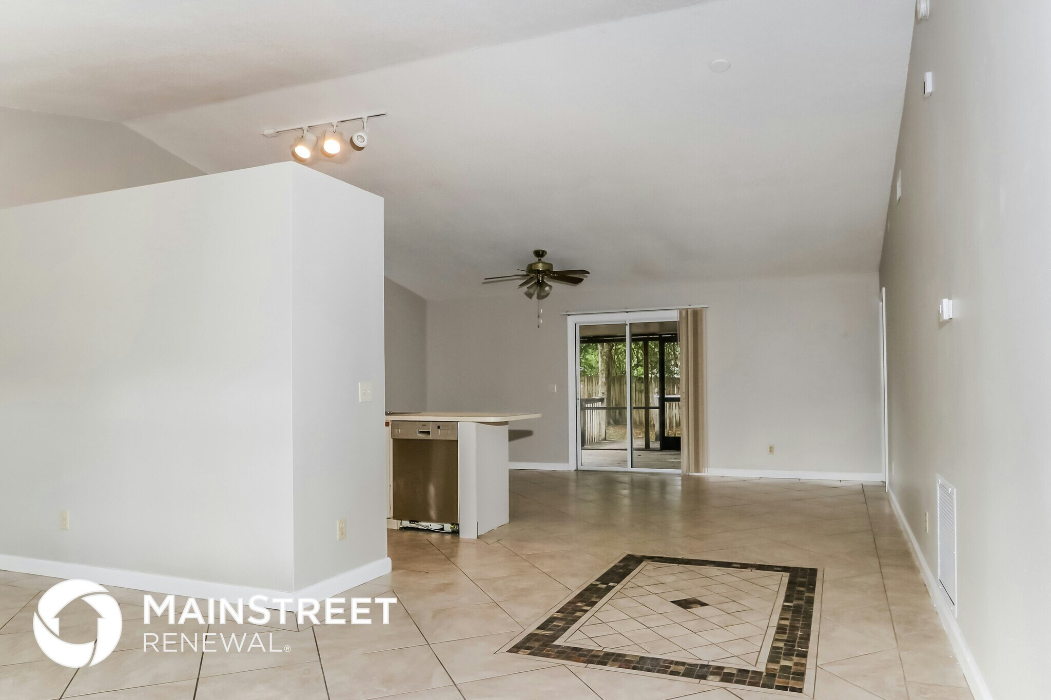 Building Photo - 1301 SW Chase Rd