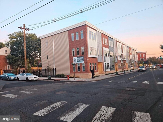 Building Photo - 200 Hamilton Ave