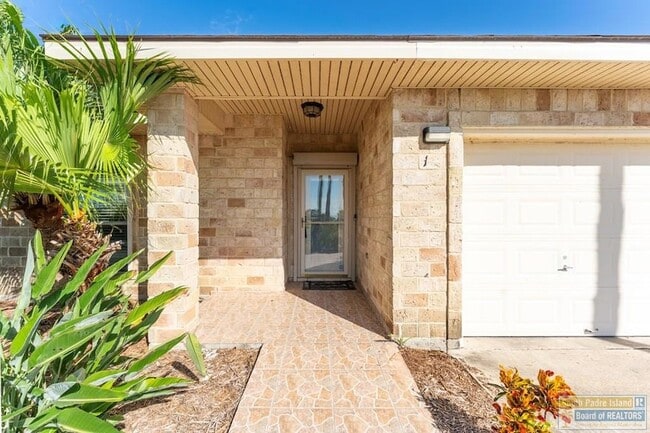 Building Photo - 1 Torrey Pines Dr