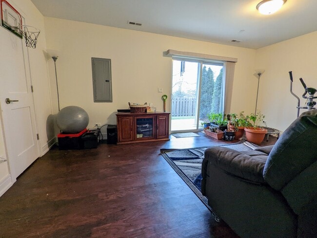 Building Photo - 2603 Chelsey St