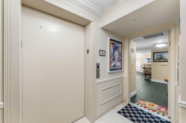 Building Photo - 4301 N Ocean Blvd
