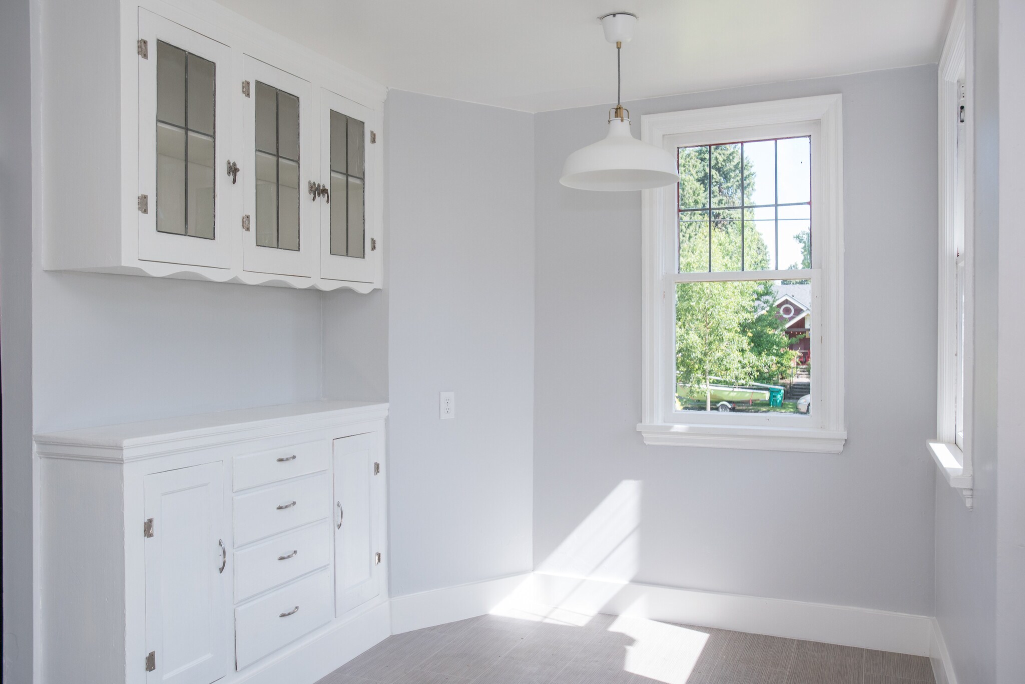 Breakfast nook - 2628 Northeast Ainsworth Street