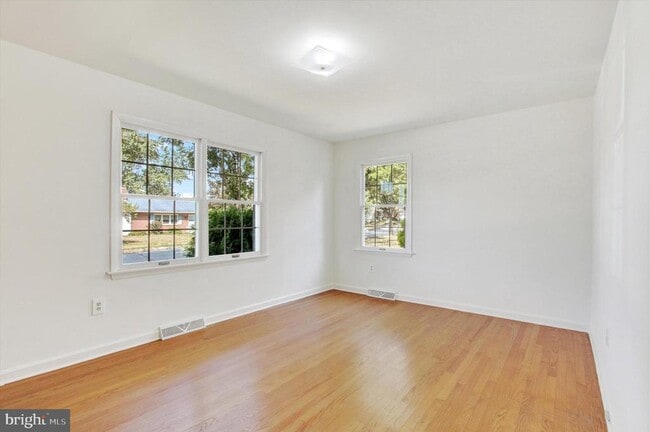 Building Photo - 974 Fairview Ave