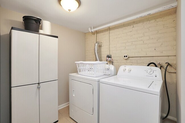 Building Photo - 6121 S Narragansett Ave