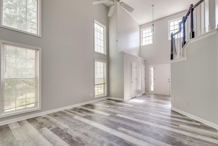 Building Photo - 3625 Palisade Park Dr