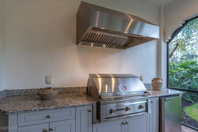 Building Photo - 16394 Corsica Way