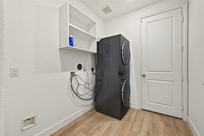 Building Photo - 4802 Albany Shores Ln