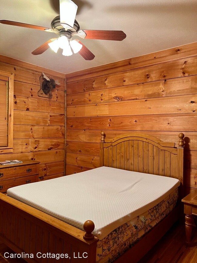 Building Photo - 3 br, 4.5 bath House - 3833 Deep Gap Road