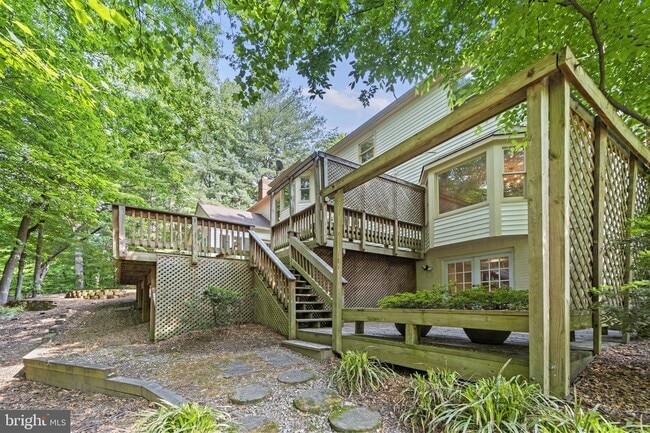 Building Photo - 7500 S Valley Dr