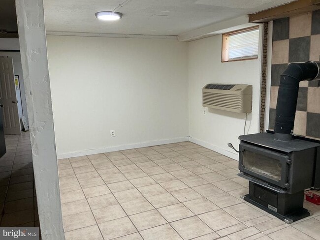 Building Photo - 818 Balsamtree Pl