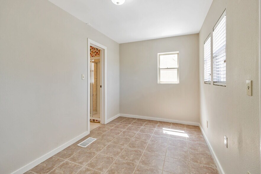 Building Photo - 4431 Penniman Ave
