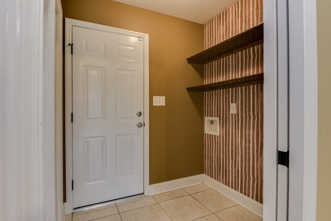 Building Photo - 2110 Red Maple Terrace