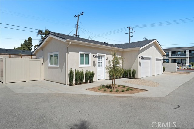 Building Photo - 1637 Irvine Ave