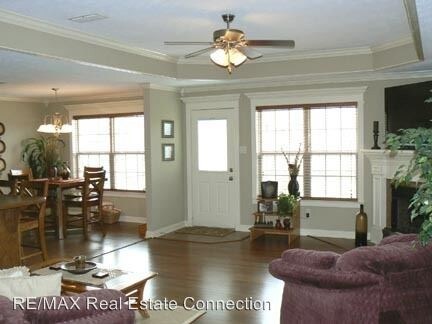 Building Photo - 2424 Canterbury Ct