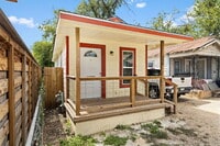 Building Photo - 330 Gem Ln