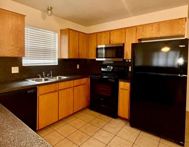 Building Photo - 3906 Gus Dr